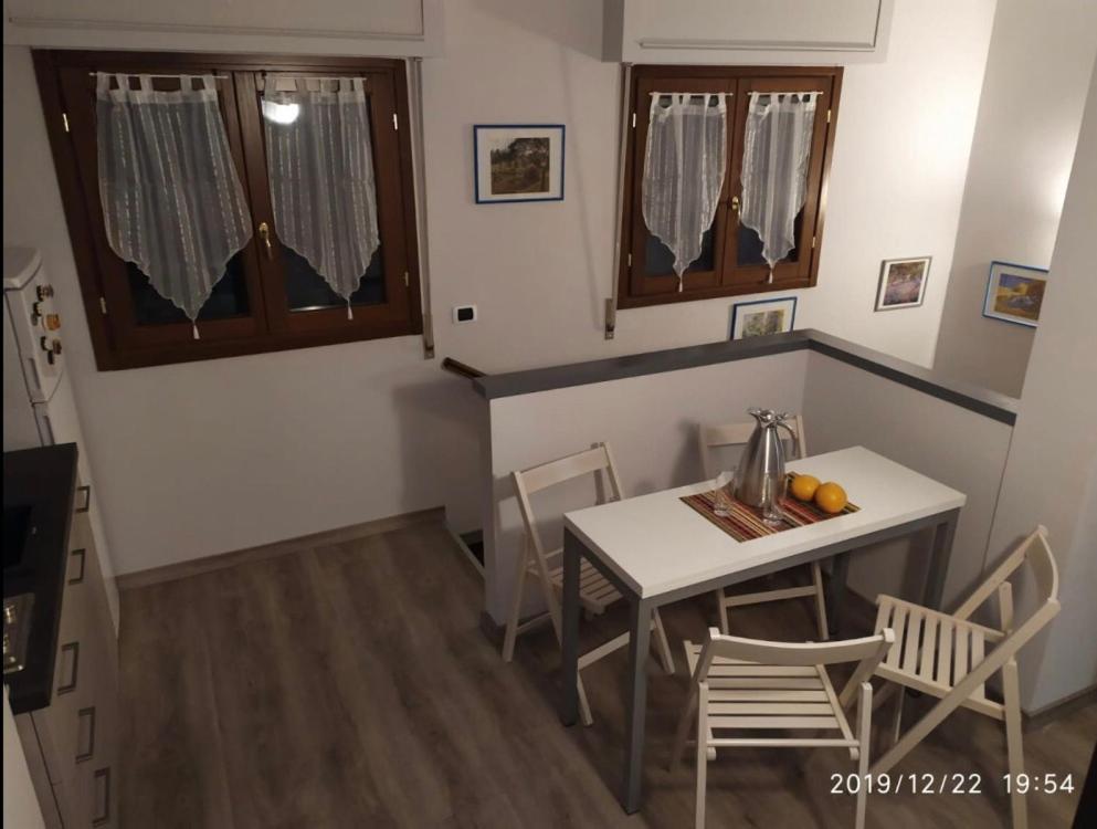 Appartamento In Villa Con Giardino A 300M Dal Lago Maggiore Castelletto sopra Ticino Bagian luar foto