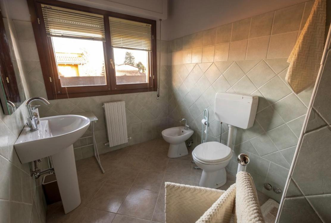 Appartamento In Villa Con Giardino A 300M Dal Lago Maggiore Castelletto sopra Ticino Bagian luar foto